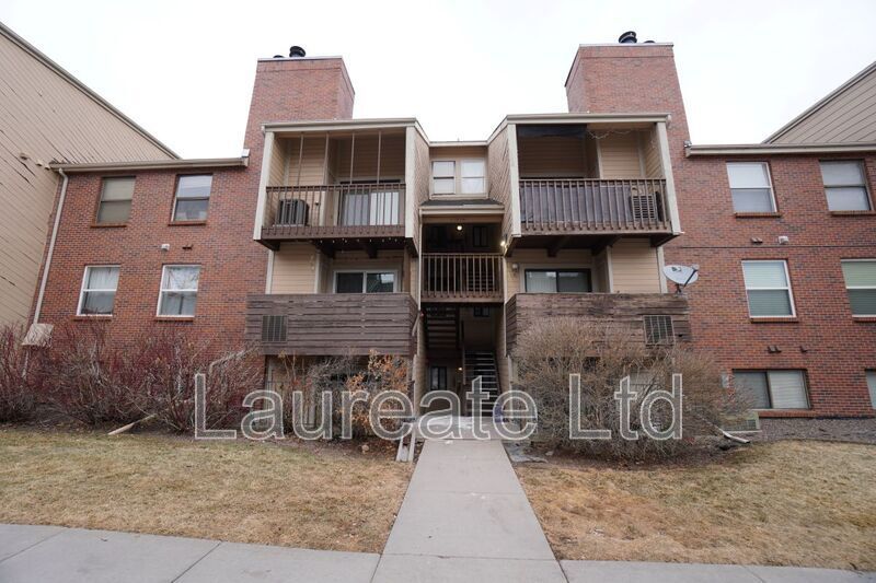 Spacious 2 Bed 2 Bath Condo in Aurora!! property image
