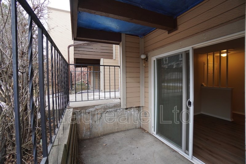 Spacious 2 Bed 2 Bath Condo in Aurora!! property image