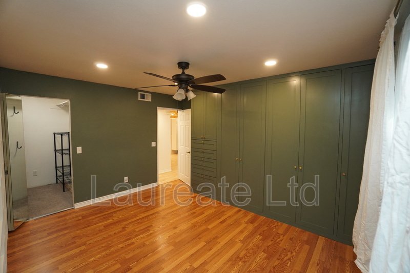 Spacious and Customized 1 bedroom Condo in Lakewood!! property image