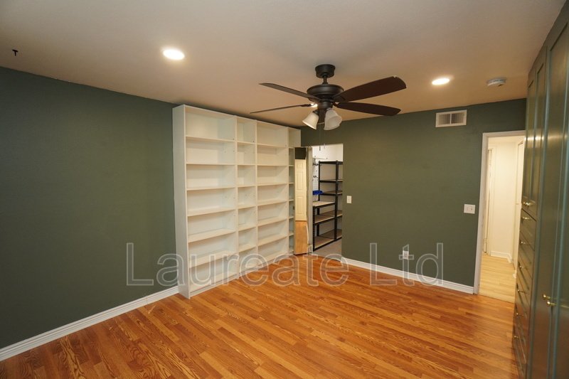 Spacious and Customized 1 bedroom Condo in Lakewood!! property image