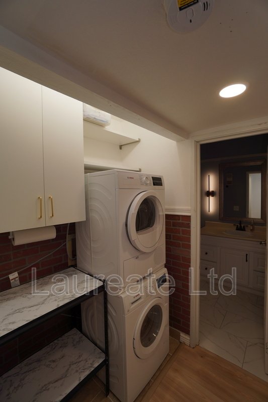 Spacious and Customized 1 bedroom Condo in Lakewood!! property image