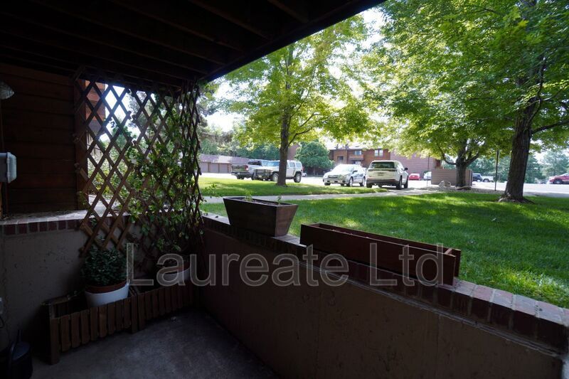 Spacious and Customized 1 bedroom Condo in Lakewood!! property image
