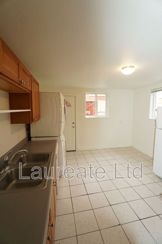 Spacious 2 Bedroom in Aurora Minutes to Anschutz Medical Campus!! property image