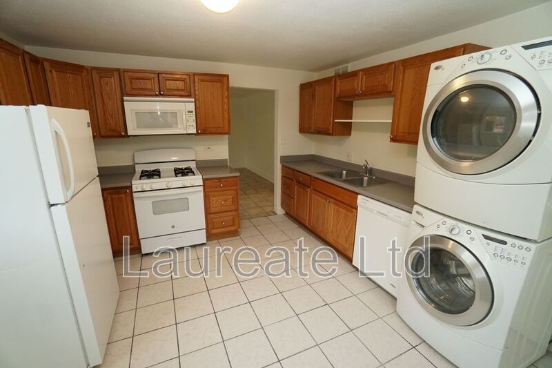 Spacious 2 Bedroom in Aurora Minutes to Anschutz Medical Campus!! property image