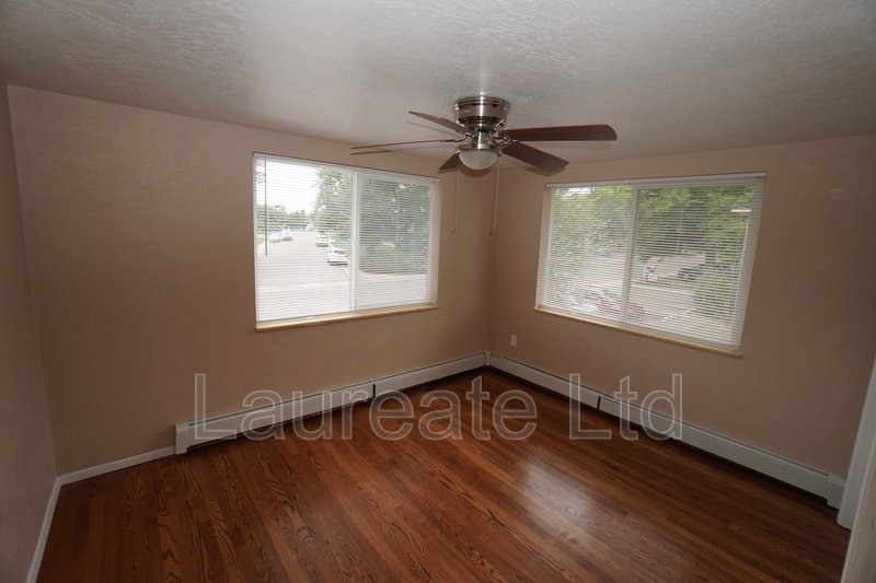 Spacious 2 bedroom Upper Unit in Lakewood!! property image