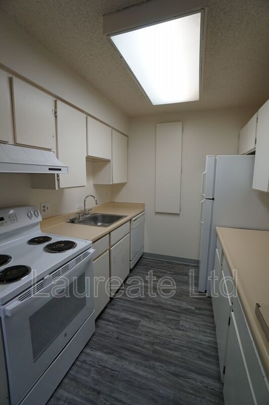 Large 2 Bedroom Condo in SE Denver - MUST SEE!!! property image