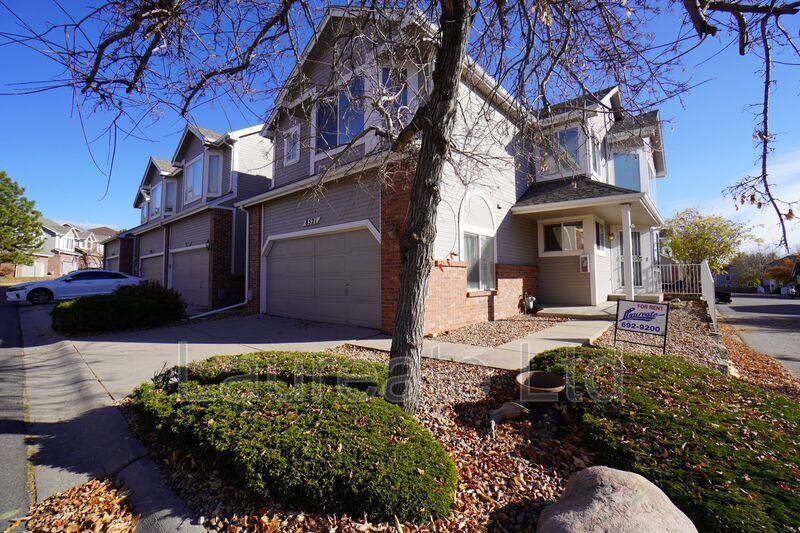 Beautiful 2 Bedroom Townhome in Gated Community property image