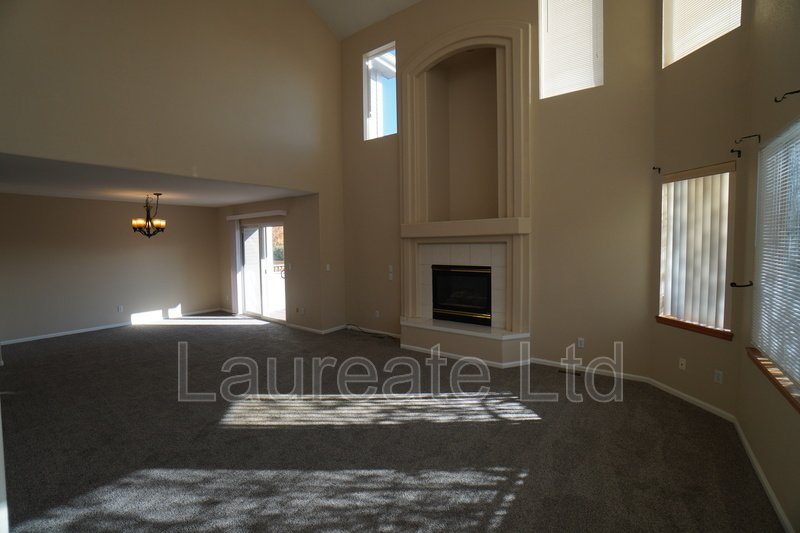 Beautiful 2 Bedroom Townhome in Gated Community property image
