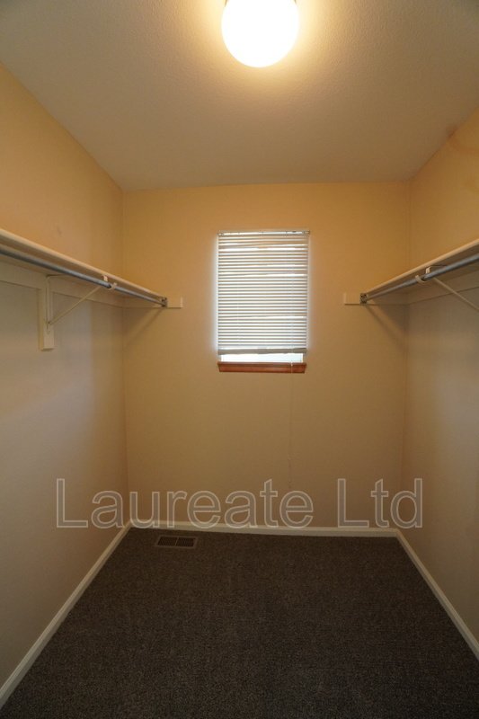 Beautiful 2 Bedroom Townhome in Gated Community property image