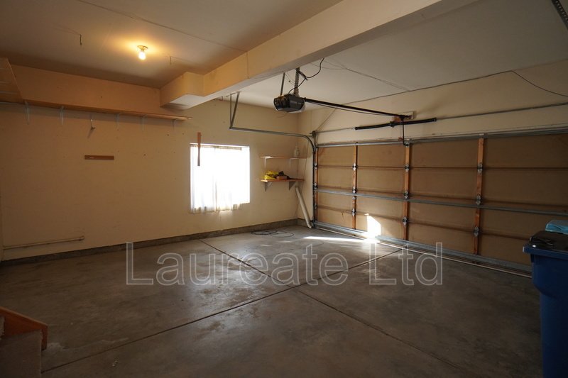 Beautiful 2 Bedroom Townhome in Gated Community property image