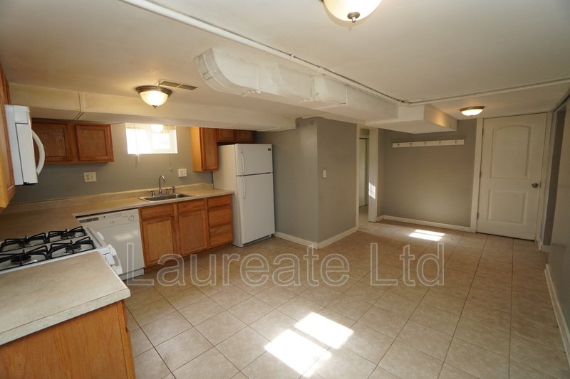 Spacious 2 Bedroom Lower Level unit of Duplex in Englewood!! property image
