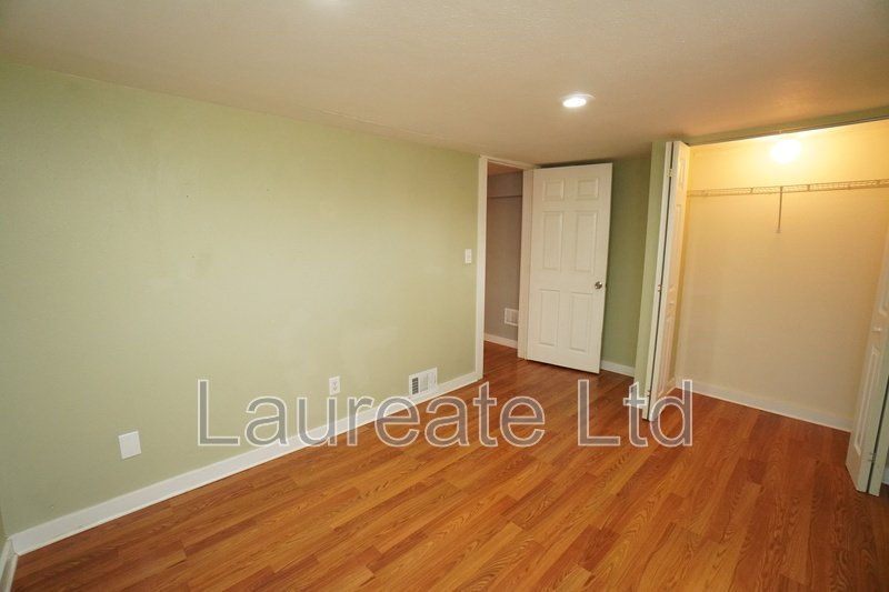 Spacious 2 Bedroom Lower Level unit of Duplex in Englewood!! property image