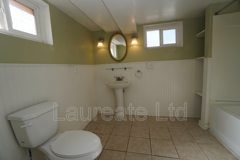 Spacious 2 Bedroom Lower Level unit of Duplex in Englewood!! property image