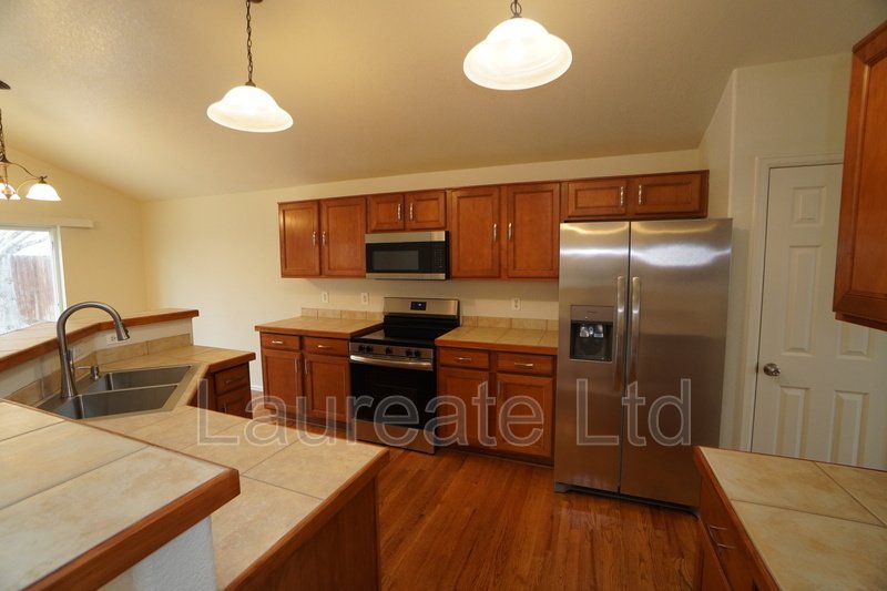 Newly Updated Spacious 3-Bedroom Home in Commerce City!! Minutes to DIA!! property image