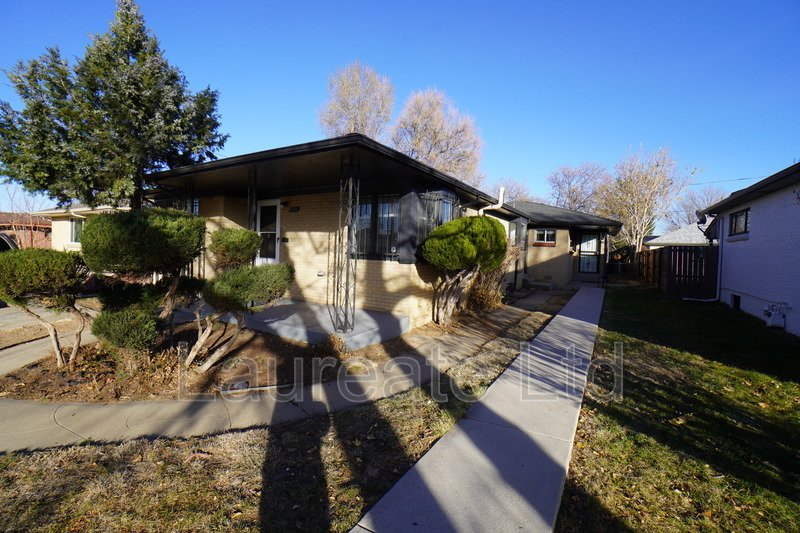 Spacious 3Bd 2Ba Duplex w/Basement in PARK HILL!! property image