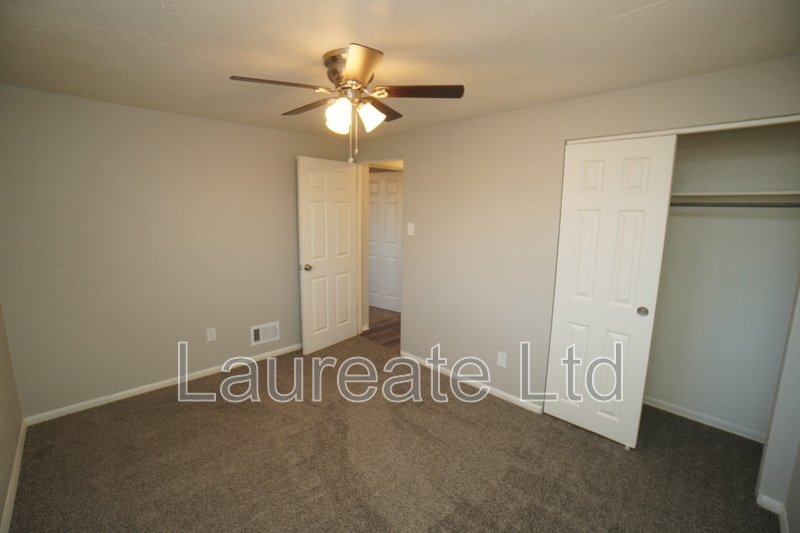 Newly Updated 2 bedroom upper level unit in Lakewood. Minutes to the Foothills!! property image