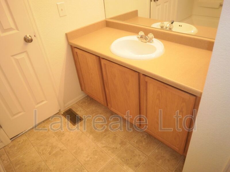 Spacious 2 Bedroom + Loft - 3 Bathroom in Fronterra Village property image