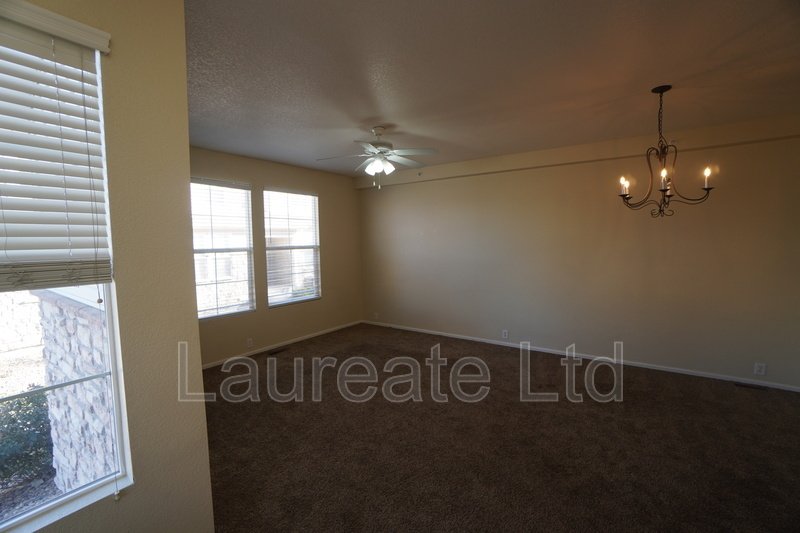 Spacious 2 Bedroom + Loft - 3 Bathroom in Fronterra Village property image