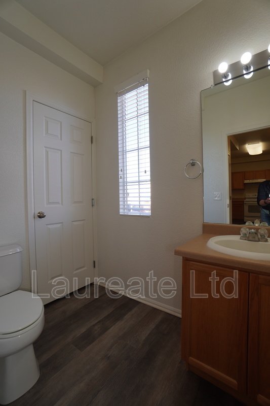 Spacious 2 Bedroom + Loft - 3 Bathroom in Fronterra Village property image
