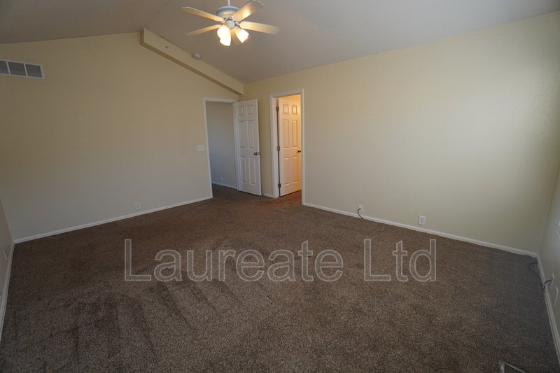 Spacious 2 Bedroom + Loft - 3 Bathroom in Fronterra Village property image