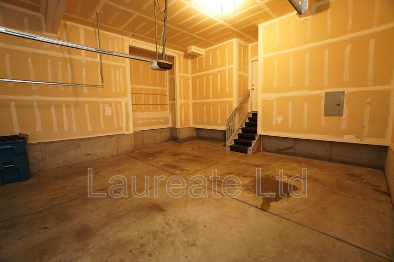 Spacious 2 Bedroom + Loft - 3 Bathroom in Fronterra Village property image