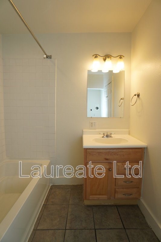Charming 2 Bedroom Carriage House in the Heart of Edgewater!!! property image