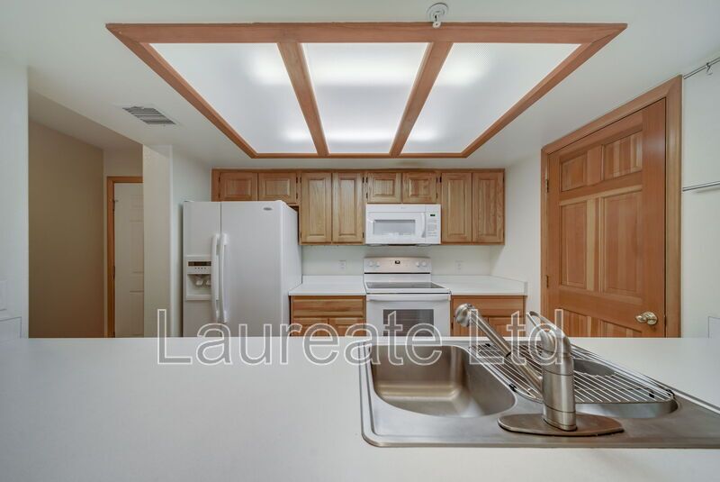 Beautiful Sprawling 2bd Condo in Genesee Village!! property image