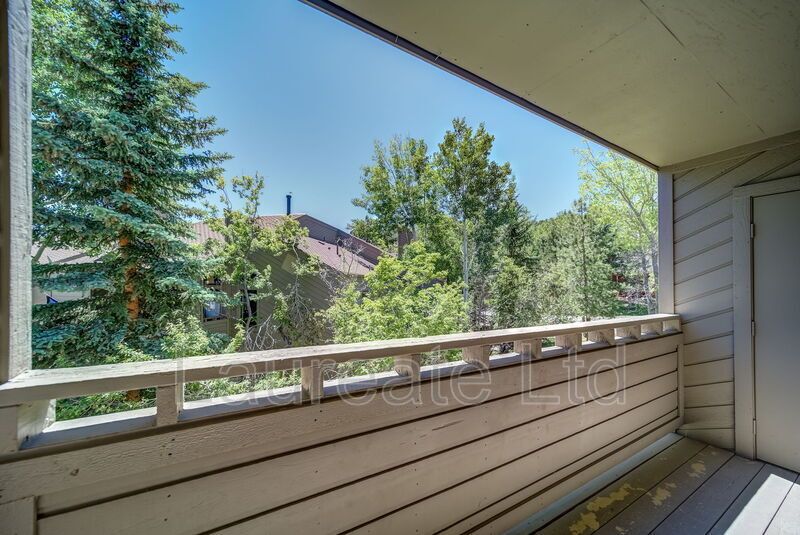 Beautiful Sprawling 2bd Condo in Genesee Village!! property image