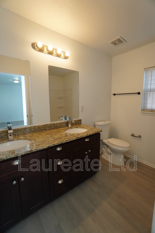 4 BEDROOM TOWNHOME IN SOUTH DENVER MUST SEE!! property image