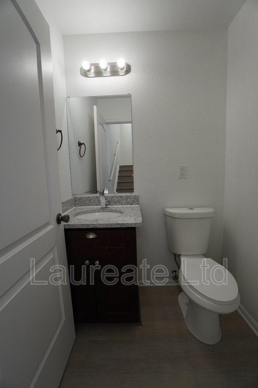 4 BEDROOM TOWNHOME IN SOUTH DENVER MUST SEE!! property image