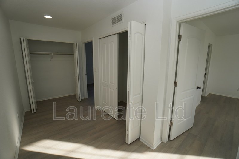 4 BEDROOM TOWNHOME IN SOUTH DENVER MUST SEE!! property image