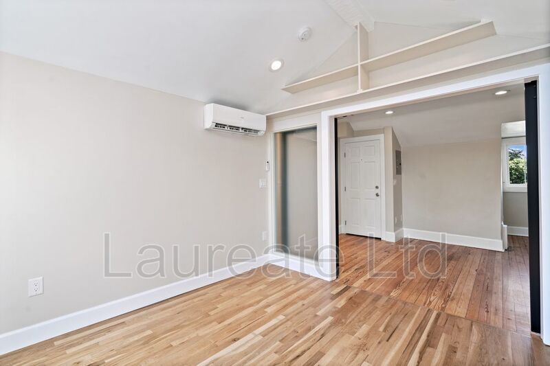 Gorgeous 1 Bedroom Attic unit! - Walk to Cheesman Park - property image