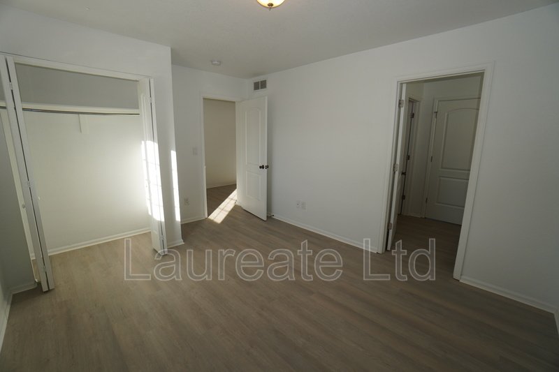 4 BEDROOM TOWNHOME IN SOUTH DENVER MUST SEE!! property image