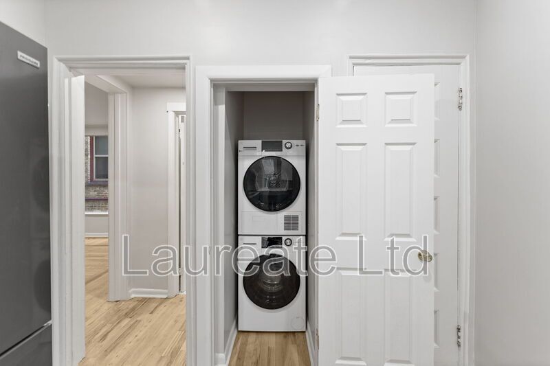 Beautifully Remodeled Denver Square 2 Bedroom 2 Bath Main Floor Unit in the Heart of Cap Hill!!! property image