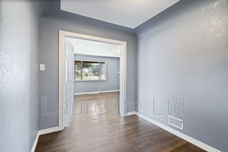 Spacious 3+ Bedroom triplex unit 2 blocks from City Park!!! property image