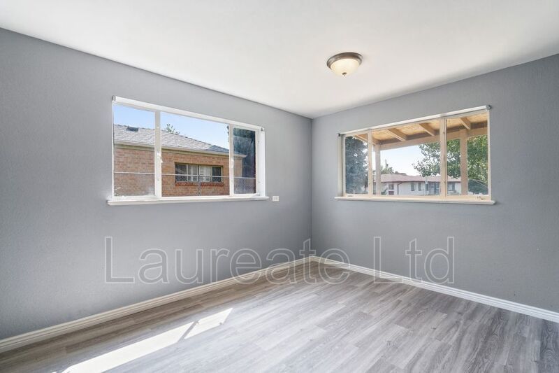 Spacious 3+ Bedroom triplex unit 2 blocks from City Park!!! property image