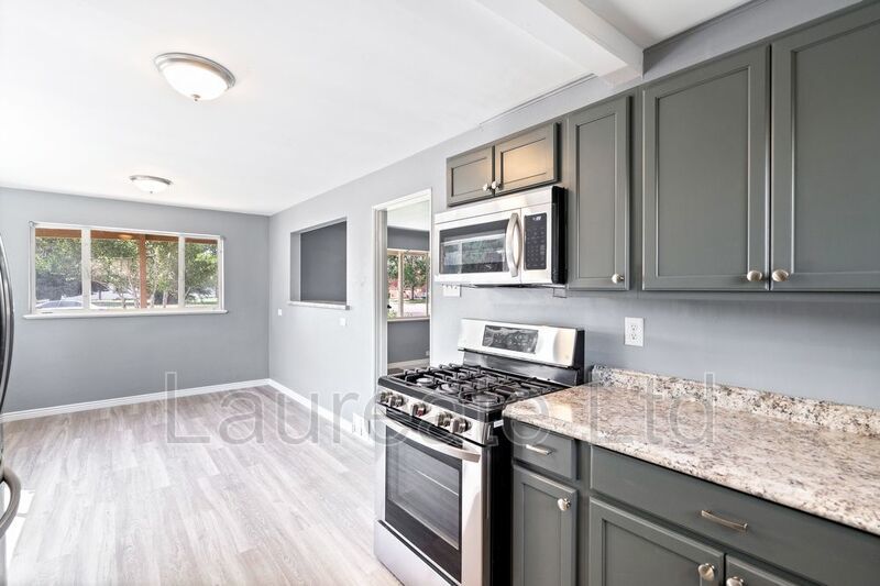 Spacious 3+ Bedroom triplex unit 2 blocks from City Park!!! property image