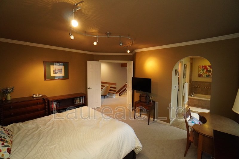 Stunning 2 Story Townhome with Finished Basement in the Heart of Lone Tree!!! property image