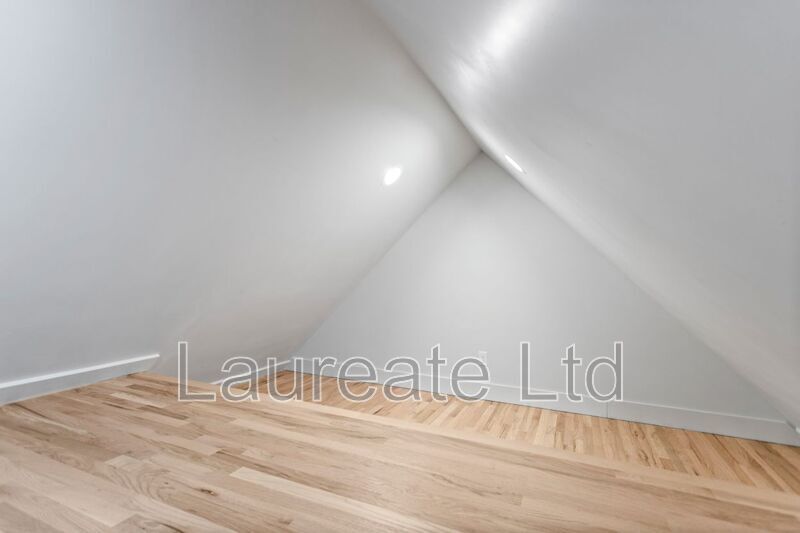 Meticulously renovated 1bd unit in Historic Cheesman Park apartment building with modern amenities. property image