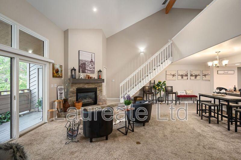 Stunning penthouse unit in sought after Genesee Village! property image