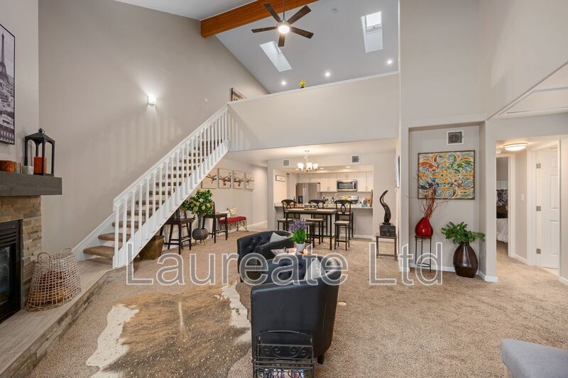 Stunning penthouse unit in sought after Genesee Village! property image