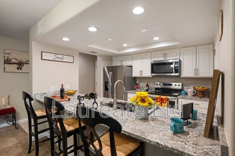 Stunning penthouse unit in sought after Genesee Village! property image