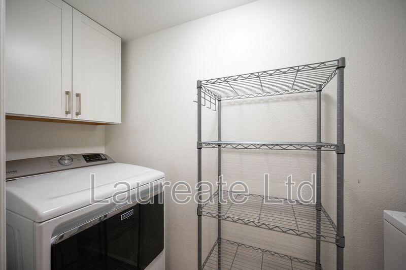 Stunning penthouse unit in sought after Genesee Village! property image