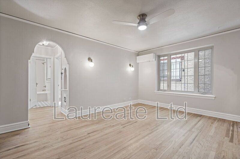 Stunning remodeled 1 bedroom unit in Historic building in the Heart of Capitol Hill!! property image