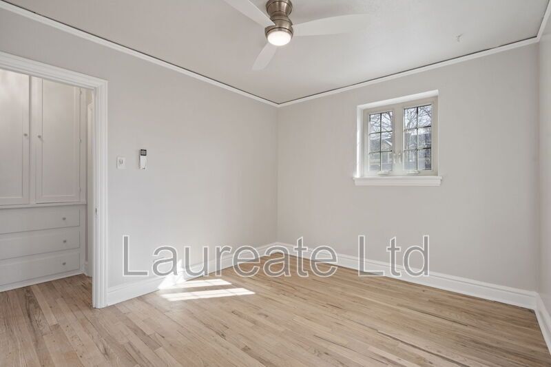 Stunning remodeled 1 bedroom unit in Historic building in the Heart of Capitol Hill!! property image