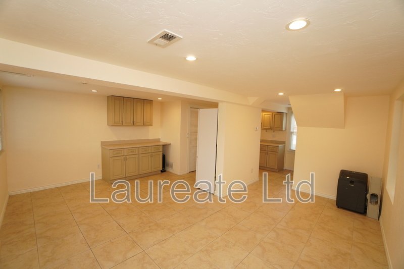 Charming 1 bedroom Single Family Carriage Home in the Heart of DU!!! property image