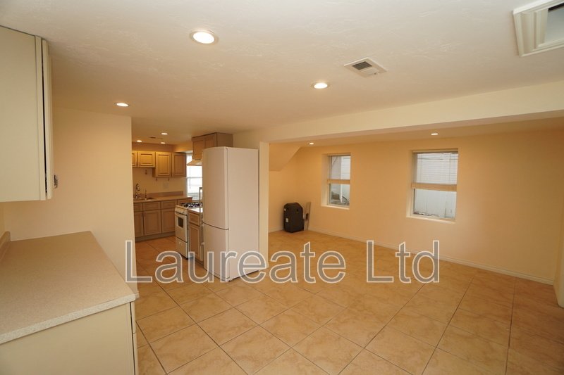 Charming 1 bedroom Single Family Carriage Home in the Heart of DU!!! property image