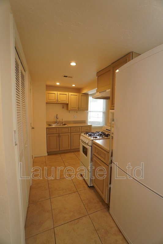 Charming 1 bedroom Single Family Carriage Home in the Heart of DU!!! property image