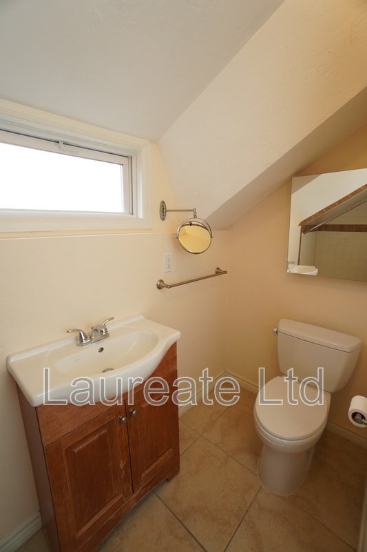 Charming 1 bedroom Single Family Carriage Home in the Heart of DU!!! property image