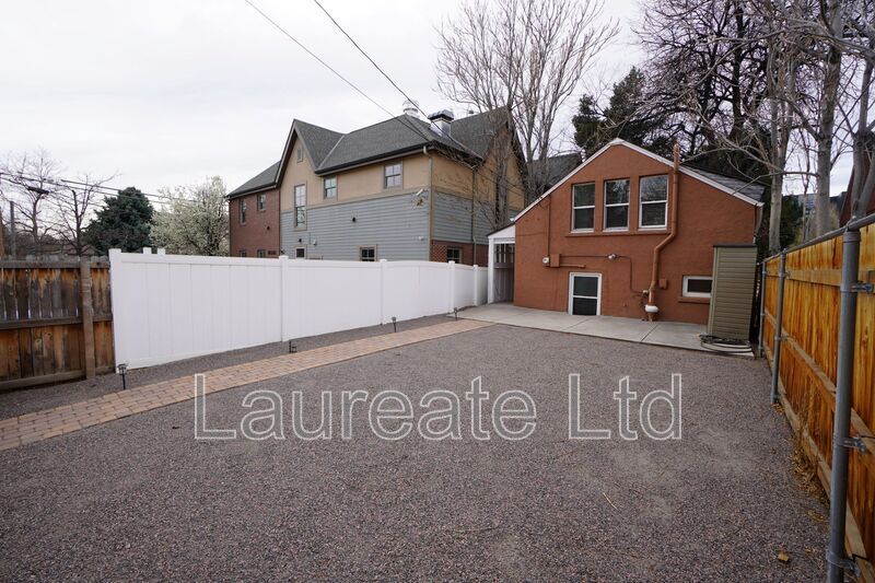 Charming 1 bedroom Single Family Carriage Home in the Heart of DU!!! property image